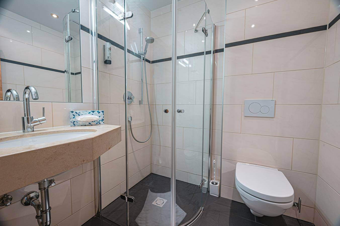 Apartamento de férias inteiro, Studio Family, Dusche/Bad, Wc, Wohn-/Schlafraum in Rätikon mountain range, Brand