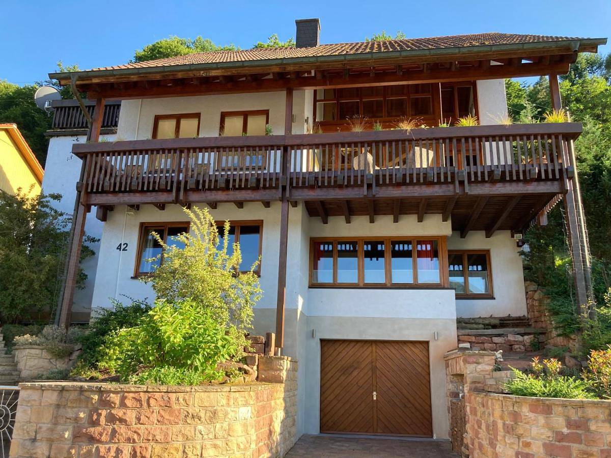 Ganze Wohnung, Ferienwohnung mit Weitblick in Lambrecht, Saar-Nahe-Bergland