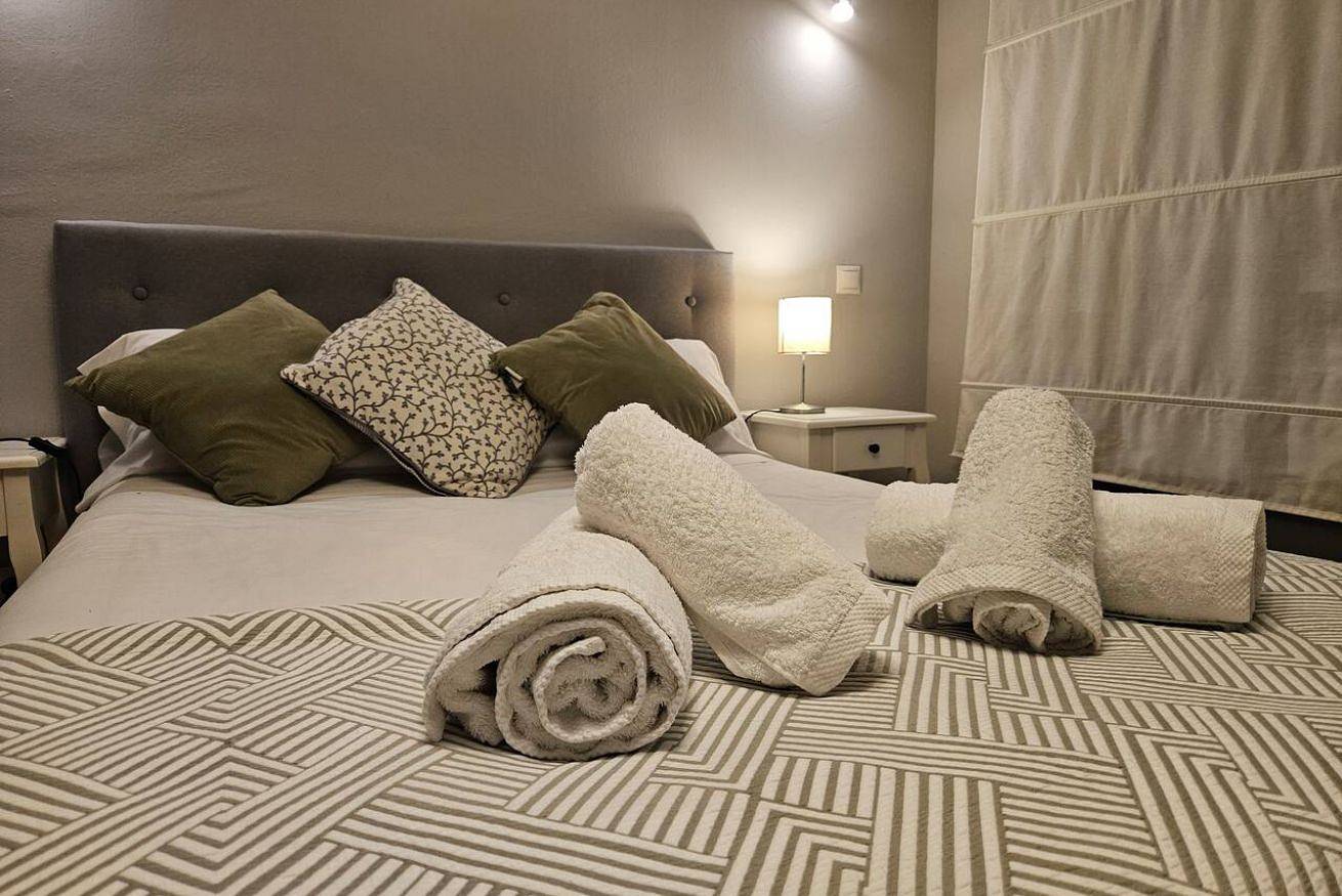 Geheel appartement, Charming Apartment with Fireplace & Wi-Fi in Oviedo, Cantabrisch Gebergte