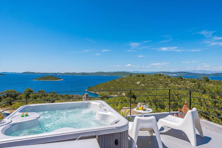 Apartamento para 4 personas, con Vistas al mar además de Terraza y Piscina para niños en Isla Dugi
