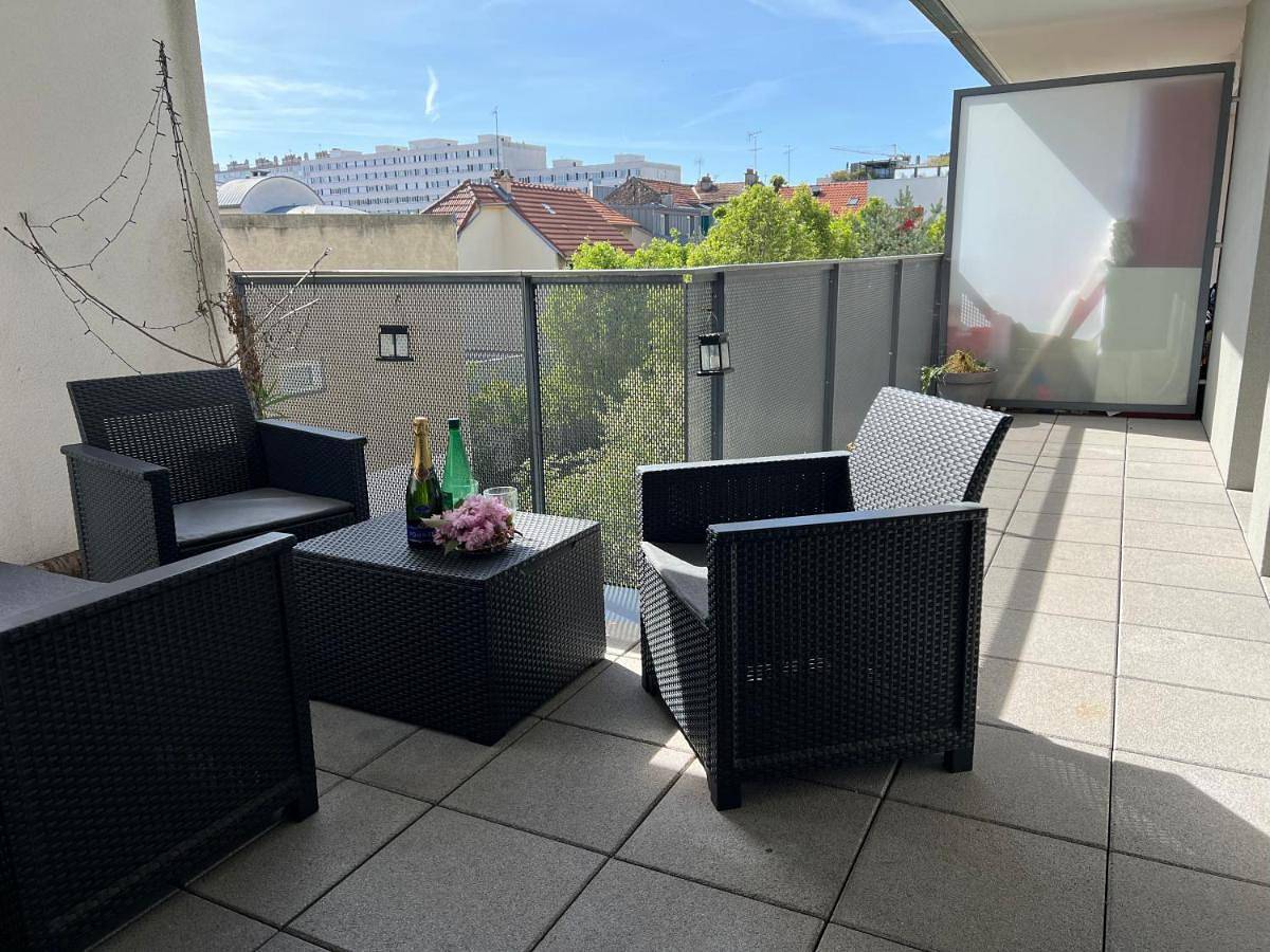 Appartement entier, Appartement 2 chambres, Terrasse, Parking gratuit, Métro 13, Paris in Malakoff, Hauts-de-Seine