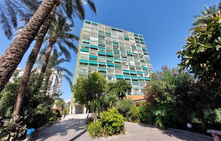 Apartamento de vacaciones para 6 personas, con terraza y piscina - 1