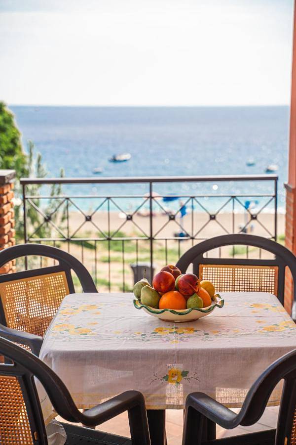 Ferienwohnung für 3 Personen, mit Ausblick und Balkon in Taormina