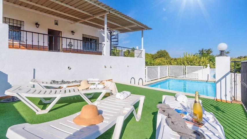 Casa rural para 10 personas, con piscina y balcón/terraza en Valle del Guadalorce - 2