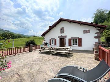 Gîte pour 15 personnes, avec jardin et terrasse à Aldudes