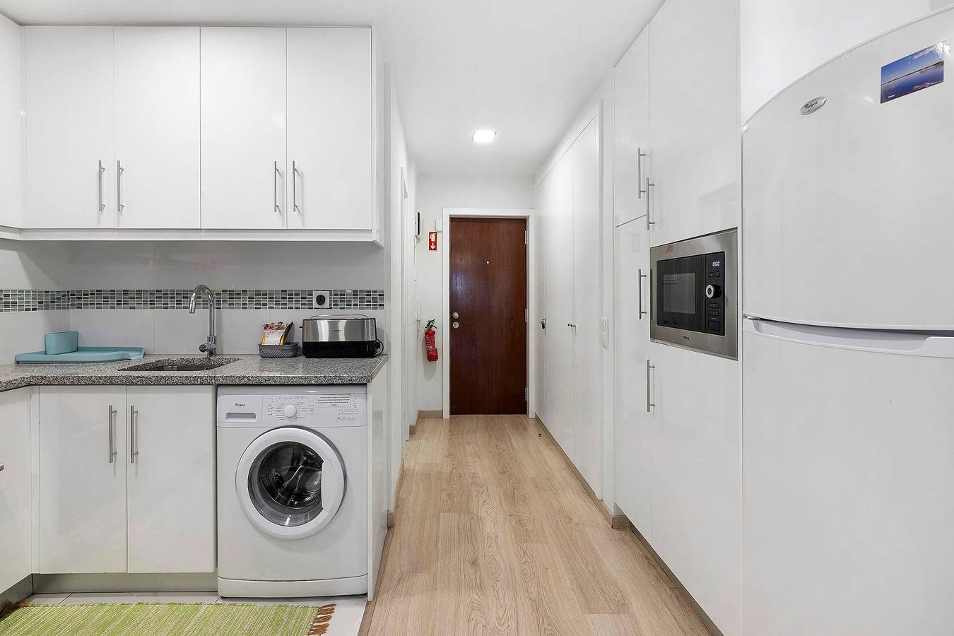 Entire apartment, Apartment 'Aquamar' with Sea View, Wi-Fi and Air Conditioning in Albufeira, Faro District
