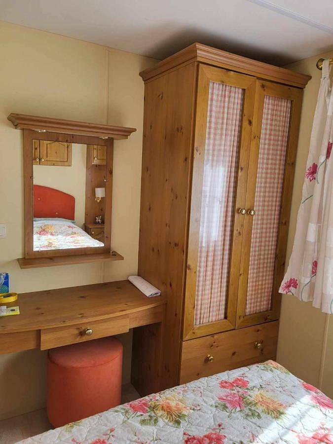 Camping pour 6 personnes, avec jardin ainsi que piscine et terrasse