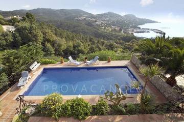 Ferienhaus für 12 Personen, mit Balkon/Terrasse und Pool, mit Haustier in Théoule-sur-Mer