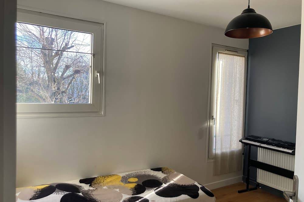 Entire apartment, Duplex de 100m2 Proche de Paris. Idéal Pour Disney et Jo 2024 in Champigny-sur-Marne, Val-de-Marne