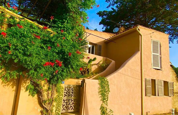 Gîte pour 4 personnes, avec terrasse et jardin, animaux acceptés