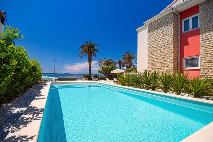 Villa für 14 Personen, mit Meerblick und Pool sowie Garten in Split-Dalmatien - 2