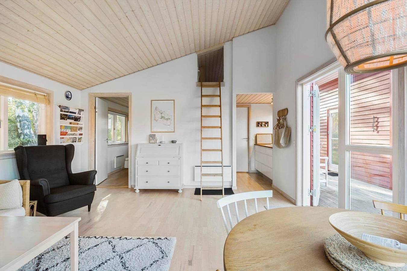 5732 Gudhjem - Rø Skolevej 10 Dør 17 in Rø, Gudhjem