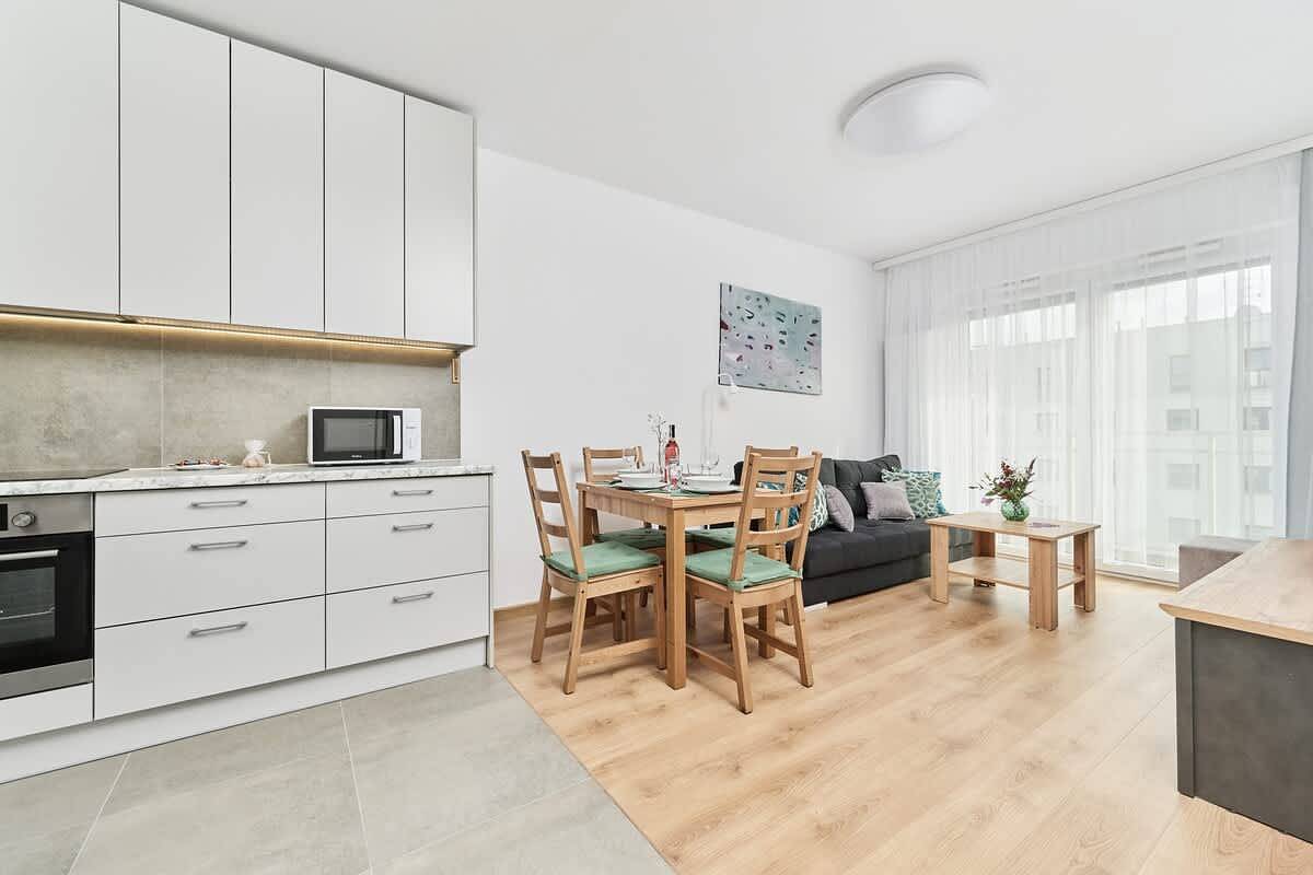 Ganze Wohnung, Ferienwohnung für 4 Personen mit Garten in Breslau, Niederschlesien