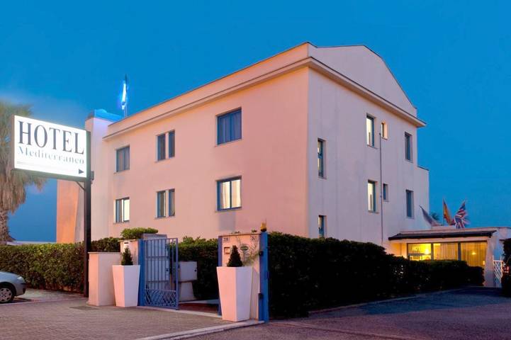 Appartamento per 4 persone, con Balcone e Terrazza nonché Giardino e Piscina a Latina