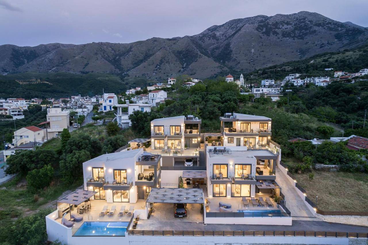 Three-Bedroom Villa with Private Pool in Chania und Umgebung