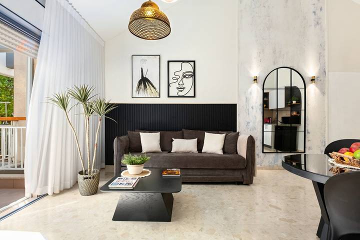 Holiday apartment for 6 people, with pool and balcony - 1