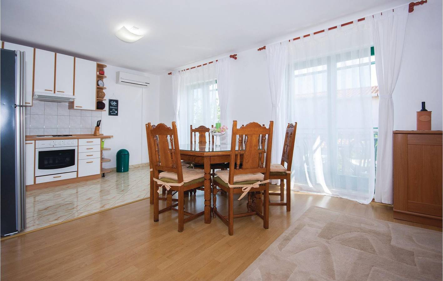 Ganze Ferienwohnung, Ferienwohnung für 6 Personen mit Terrasse in Pirovac, Šibenik-Knin