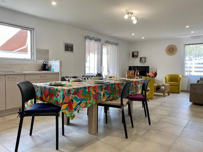 Location de vacances pour 5 personnes, avec terrasse et jardin à Chauvé - 3
