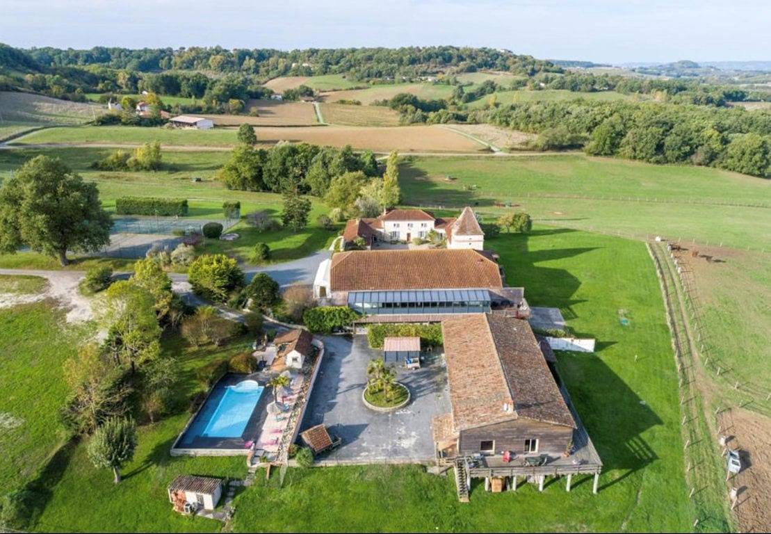 Chambre d'hôte au Domaine de Villot - Chambre La Colombe in Sainte-Colombe-de-Villeneuve, Quercy