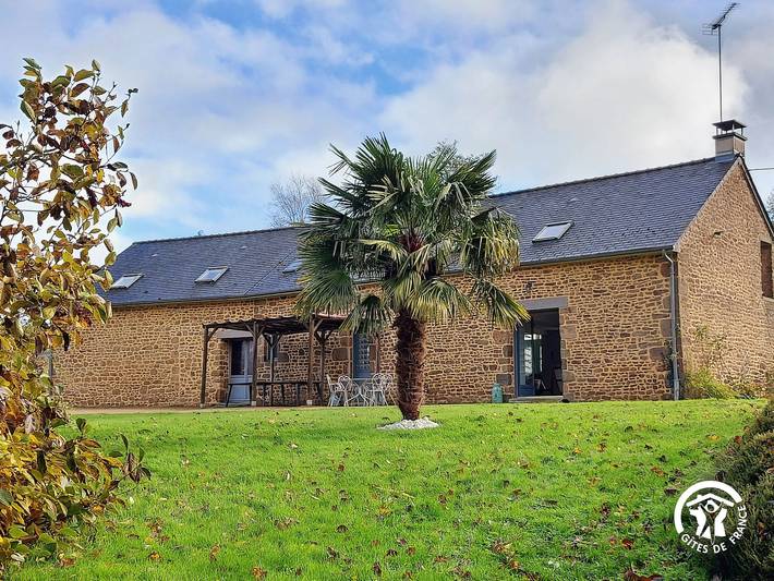 Gîte pour 12 personnes, avec jardin dans Mayenne - 2