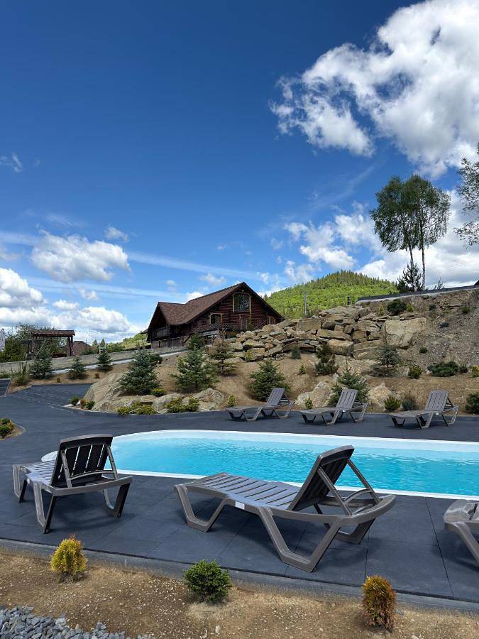 Landhaus für 22 Personen, mit Pool und Ausblick sowie Garten und Sauna in der Ukraine