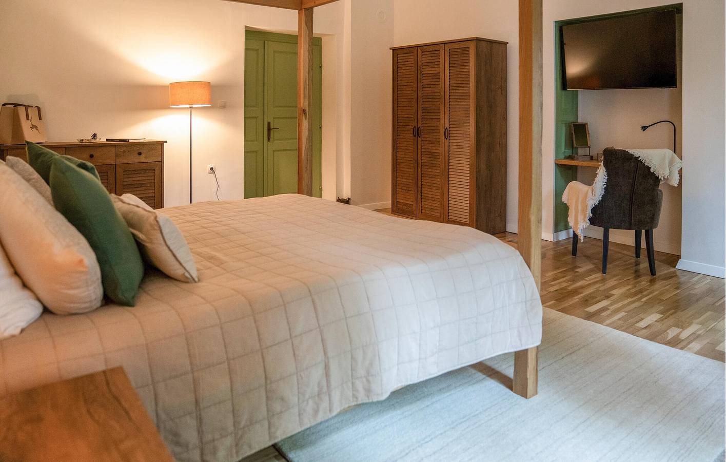 Ganze Ferienwohnung, Gemütliche Ferienwohnung mit Terrasse, WLAN und Parkplatz in Otočac, nahe dem Fluss Gacka in Prozor, Lika-Senj