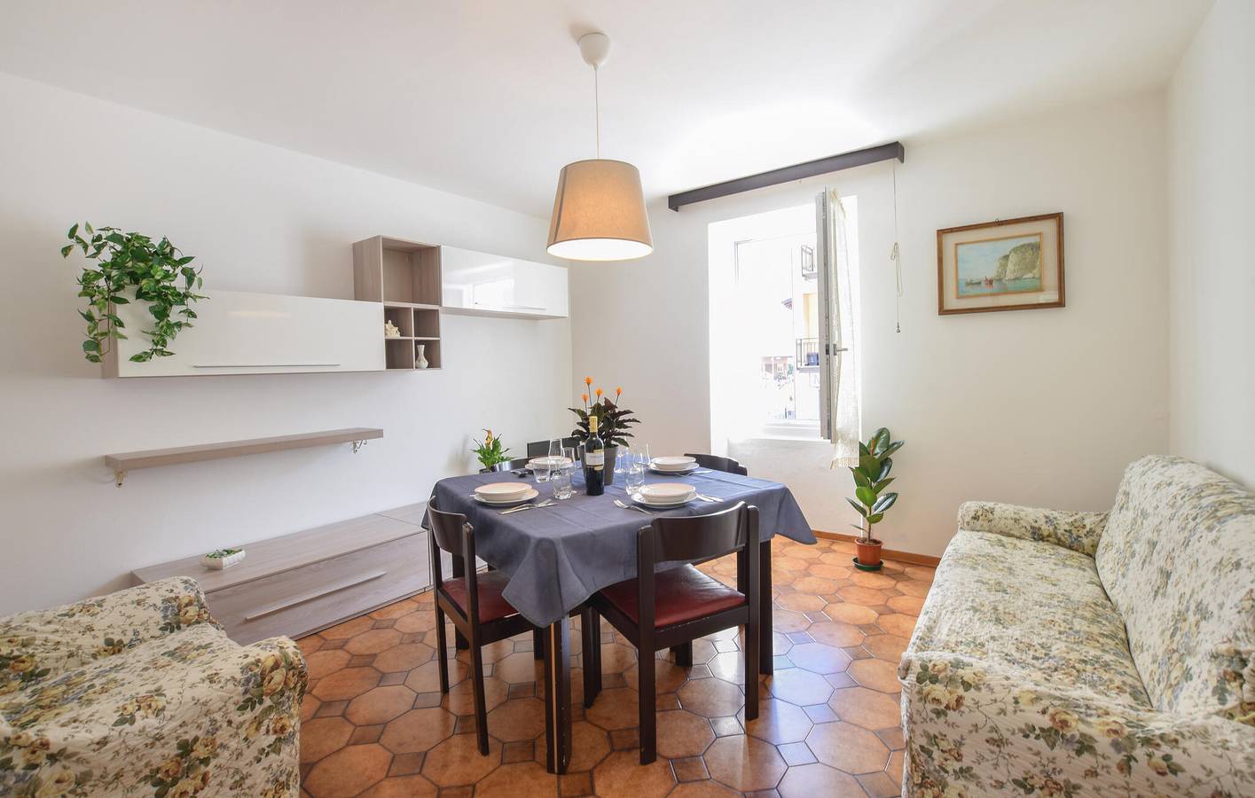 Ganze Ferienwohnung, Apartment mit Seeblick, Parkplatz, Terrasse und Internet in Bagolino, Gardasee-Berge