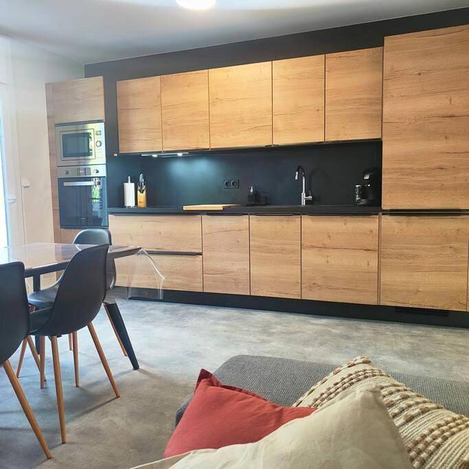 Location de vacances pour 6 personnes, avec terrasse et jardin à Romagnat - 4