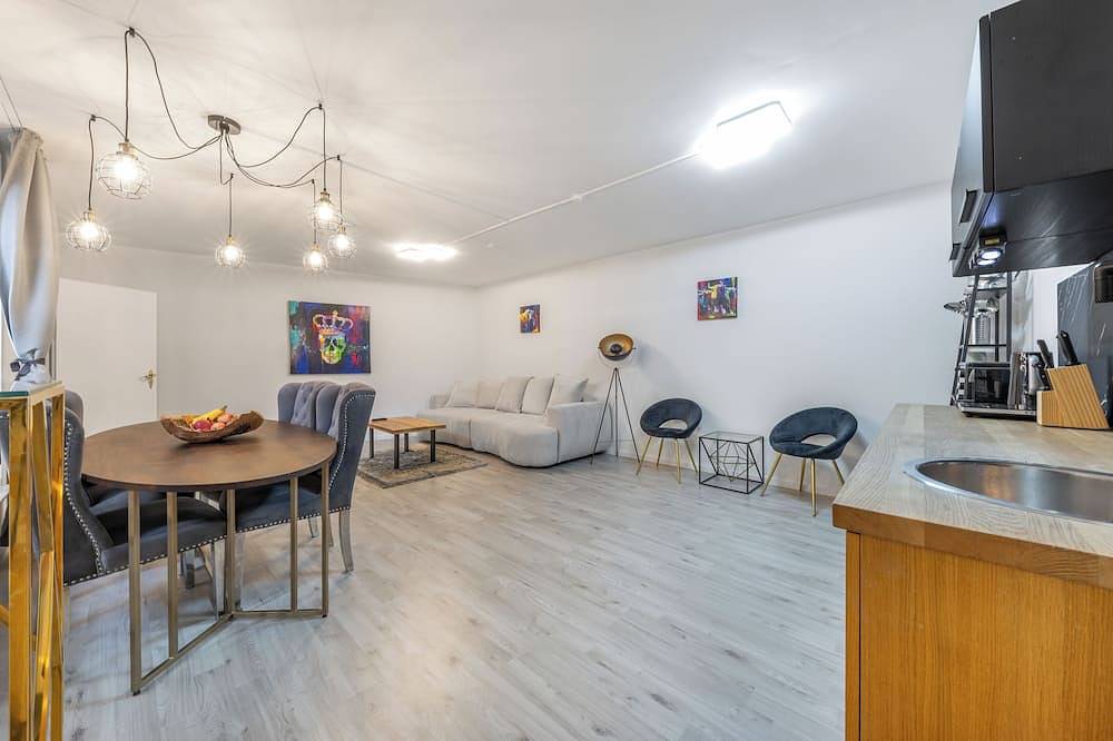 Entire apartment, Aurion City - Central design apartment with outdoor area in Derendorf, Düsseldorf