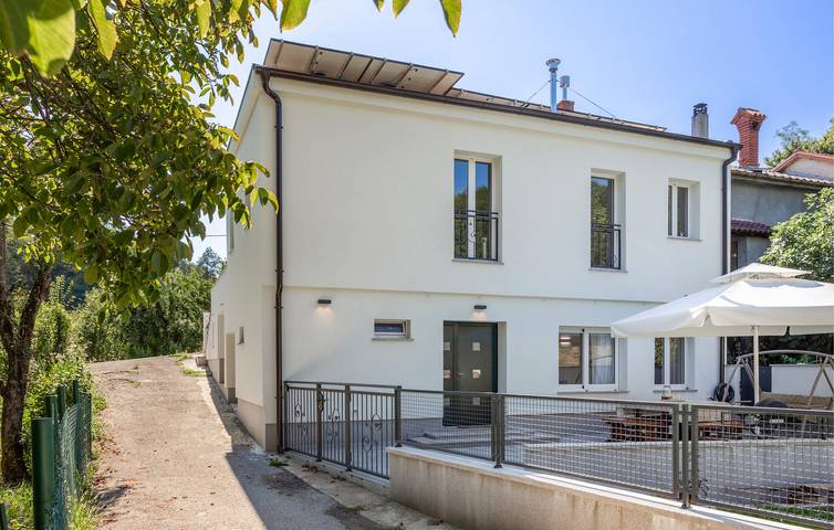 Ferienhaus für 4 Personen, mit Ausblick und Terrasse sowie Garten