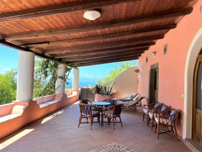 Ferienhaus für 8 Personen, mit Terrasse und Garten