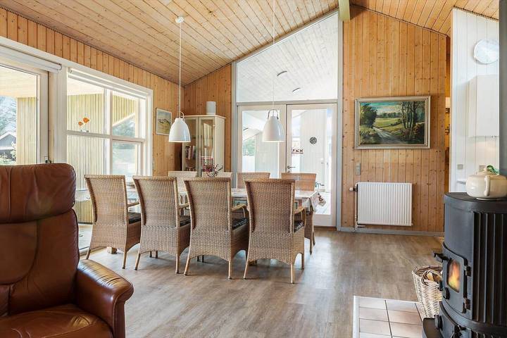 Ferienhaus für 8 Personen, mit Sauna und Pool sowie Terrasse und Whirlpool, kinderfreundlich in Agger - 4