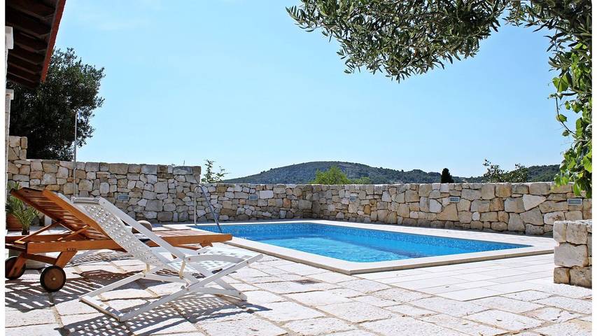 Villa für 8 Personen, mit Pool und Garten in Marina