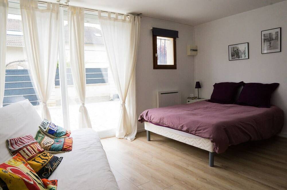 Ganze Wohnung, Large, bright studio for 4 people in Bois-d'Arcy, Yvelines