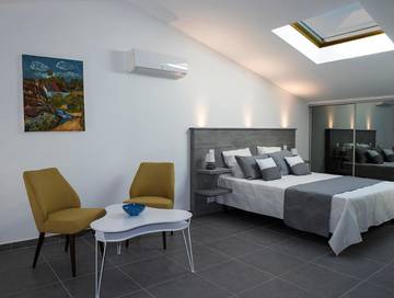 Gîte pour 4 personnes, avec jardin et piscine à Saint-Étienne-du-Grès
