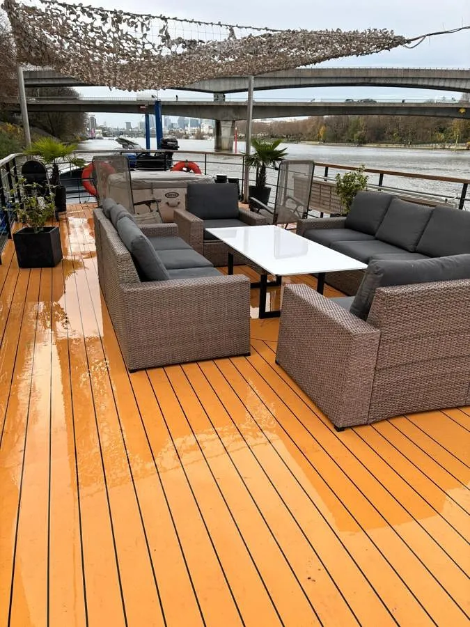 Barco para 8 personas, con vistas y terraza, Se admiten mascotas - 1