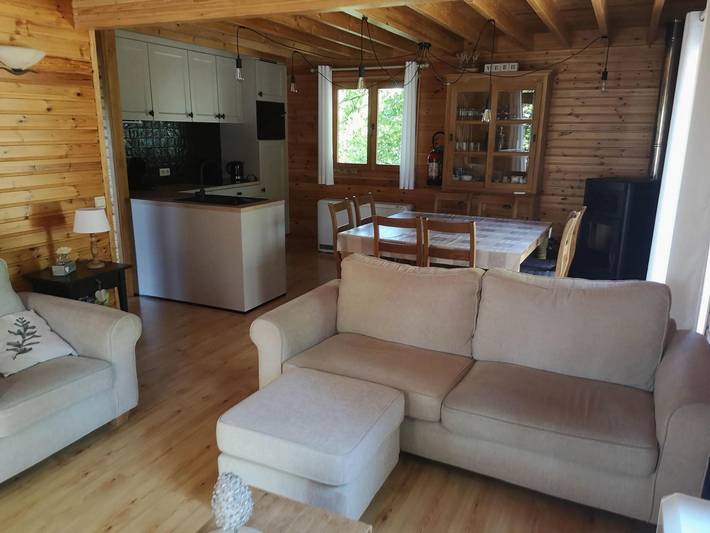 Gîte pour 8 personnes, avec jardin ainsi que sauna et balcon, adapté aux familles à Érezée - 2