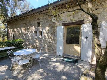 Maison d’hôte pour 4 personnes, avec jardin ainsi que vue et piscine à Montségur-sur-Lauzon
