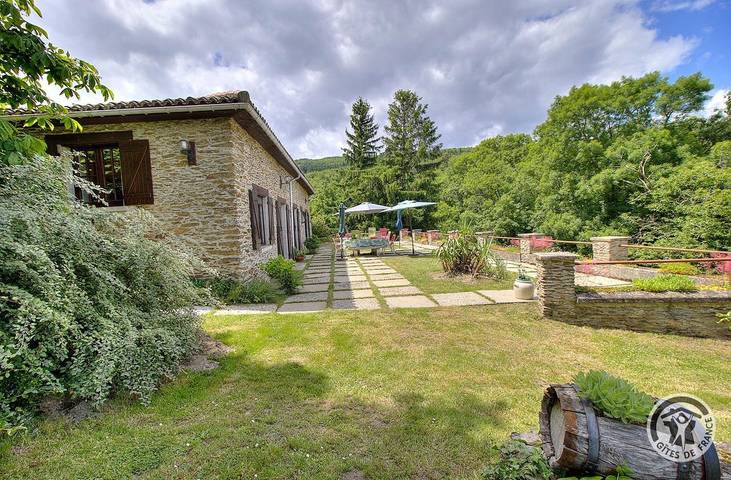 Gîte pour 8 personnes, avec Terrasse ainsi que Jardin et Vue