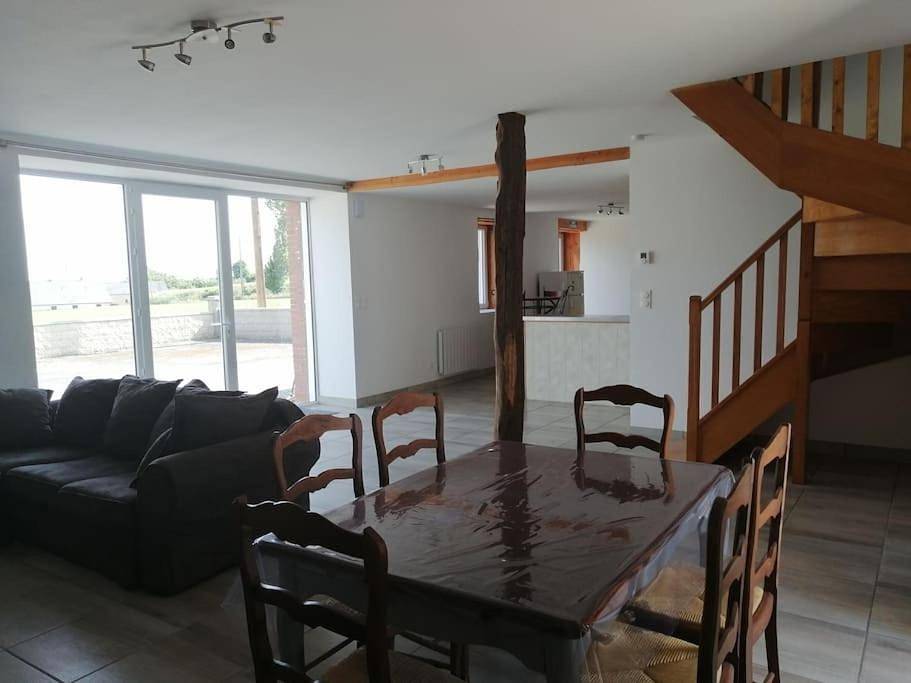 Three-Bedroom House in Saint-Jouan-de-l'Isle, Région de Dinan