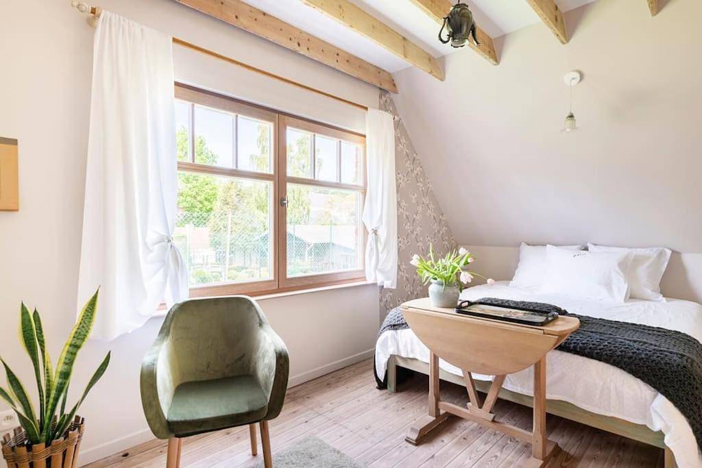 Large Double Room in Bruges, Flandre-Occidentale
