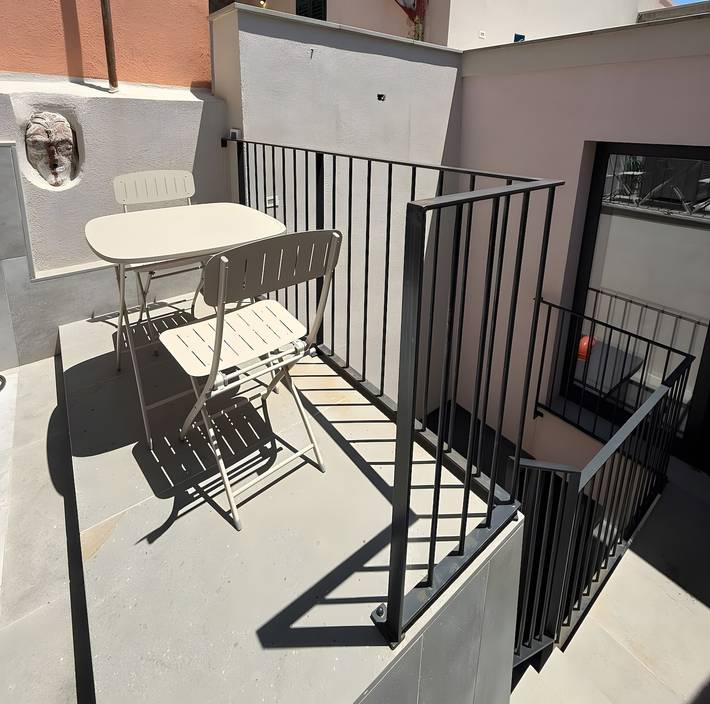 Apartamento entero, Casa vacacional 'Calcagno Home' con terraza privada, Wi-Fi y aire acondicionado in Milazzo, Provincia de Messina