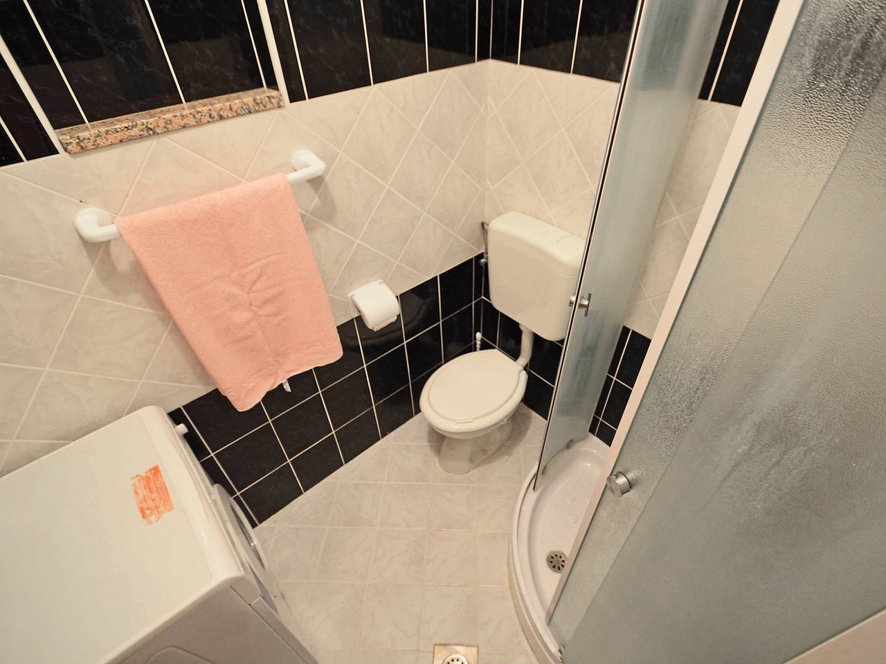 Ganze Wohnung, Šverko 2 in Raša, Ostküste Istrien