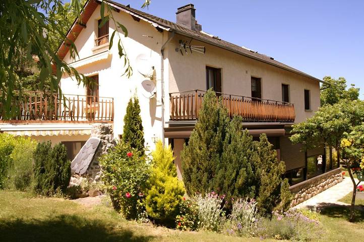 Chambre d’hôte pour 5 personnes, avec jardin et piscine en Auvergne - 4