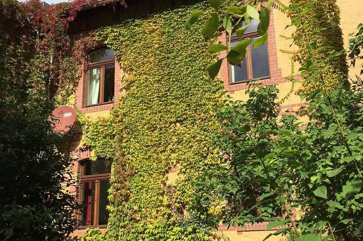 Ferienwohnung für 4 Personen, mit Terrasse und Garten in Halle