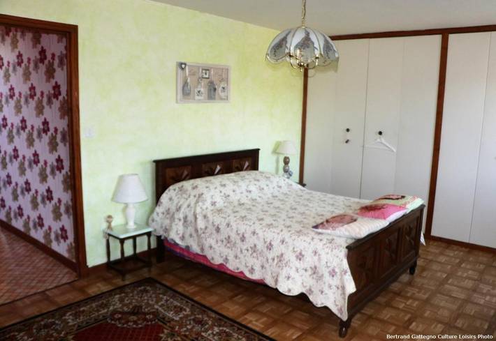 Chambre d’hôte pour 3 personnes, avec Jardin et Vue à Saint-Urcize