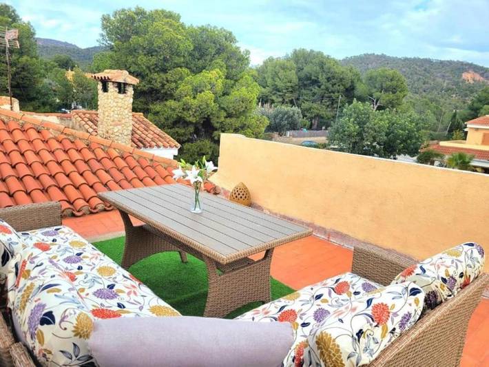 Casa rural para 8 personas, con jardín además de piscina y vistas, Se admiten mascotas en Campo de Turia - 4