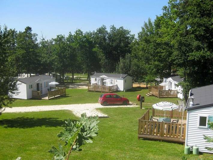 Mobil home pour 4 personnes, avec Terrasse à Le Fouilloux