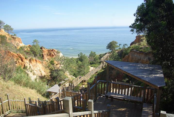 Vakantiewoning voor 6 personen, with tuin and uitzicht as well as terras in Olhos de Água