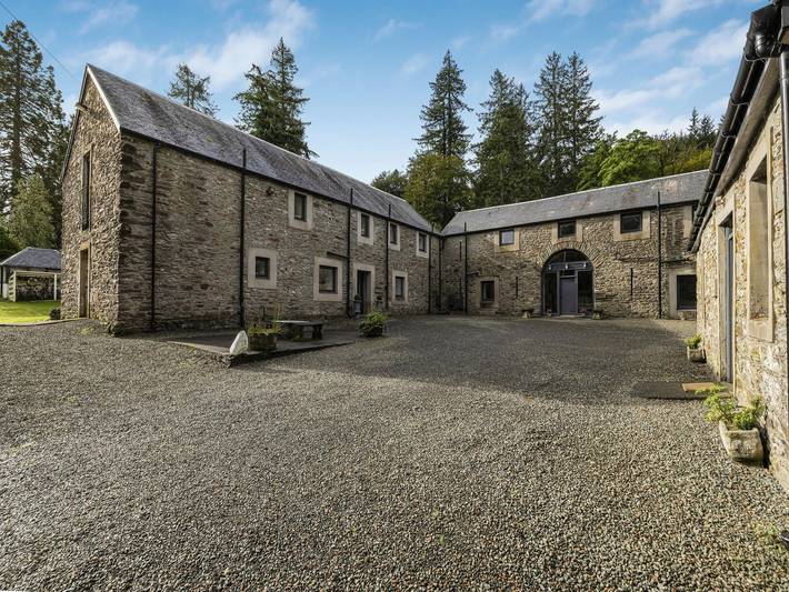 Cottage for 14 people, with Hot tub and Garden as well as Sauna in Scotland, United Kingdom
